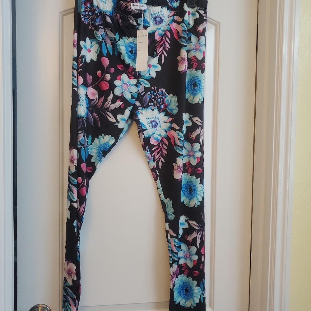 NWT Lily Floral Leggings sz 3X